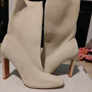 Forever 21 Cream Knit Heeled Boots